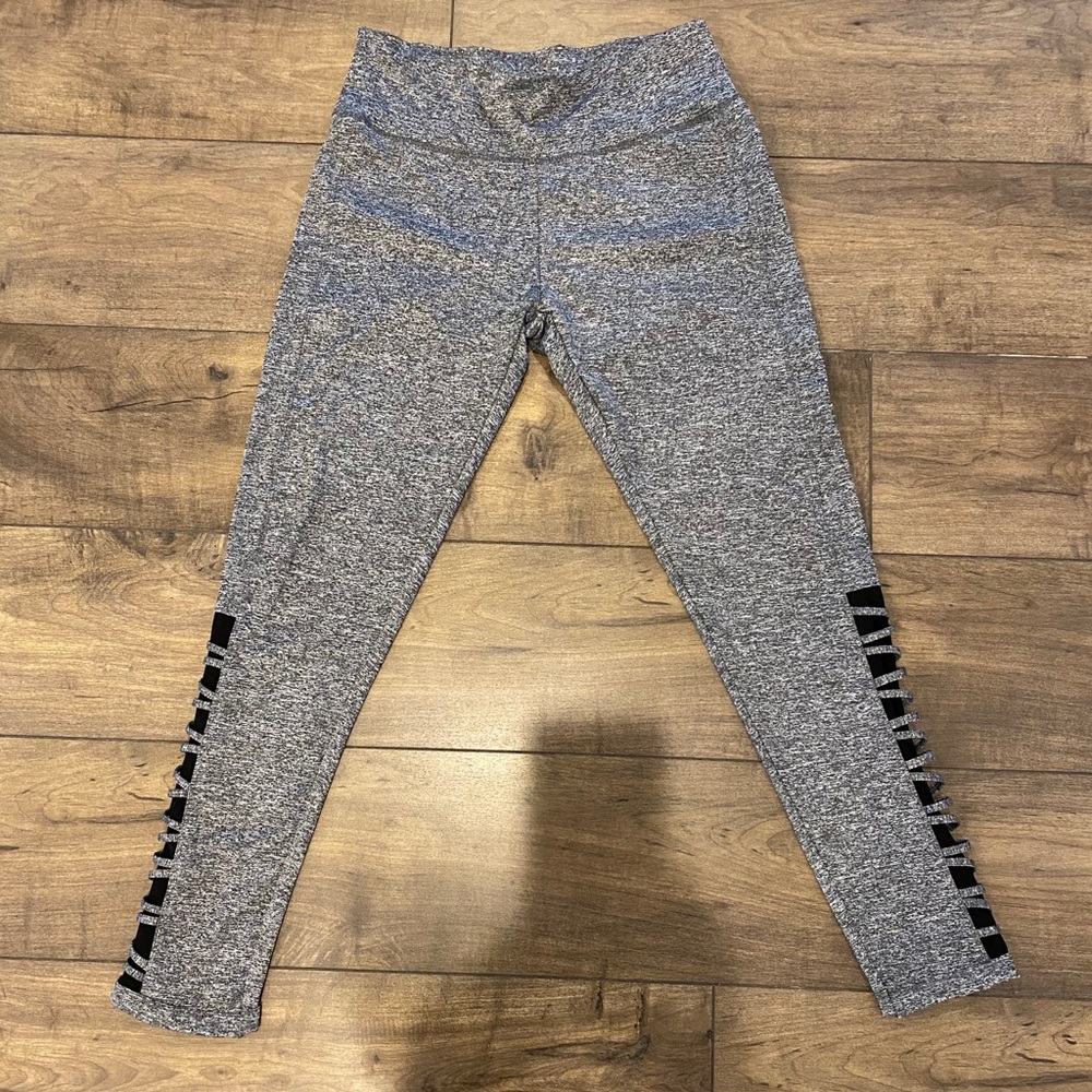 Women’s exercise leggings